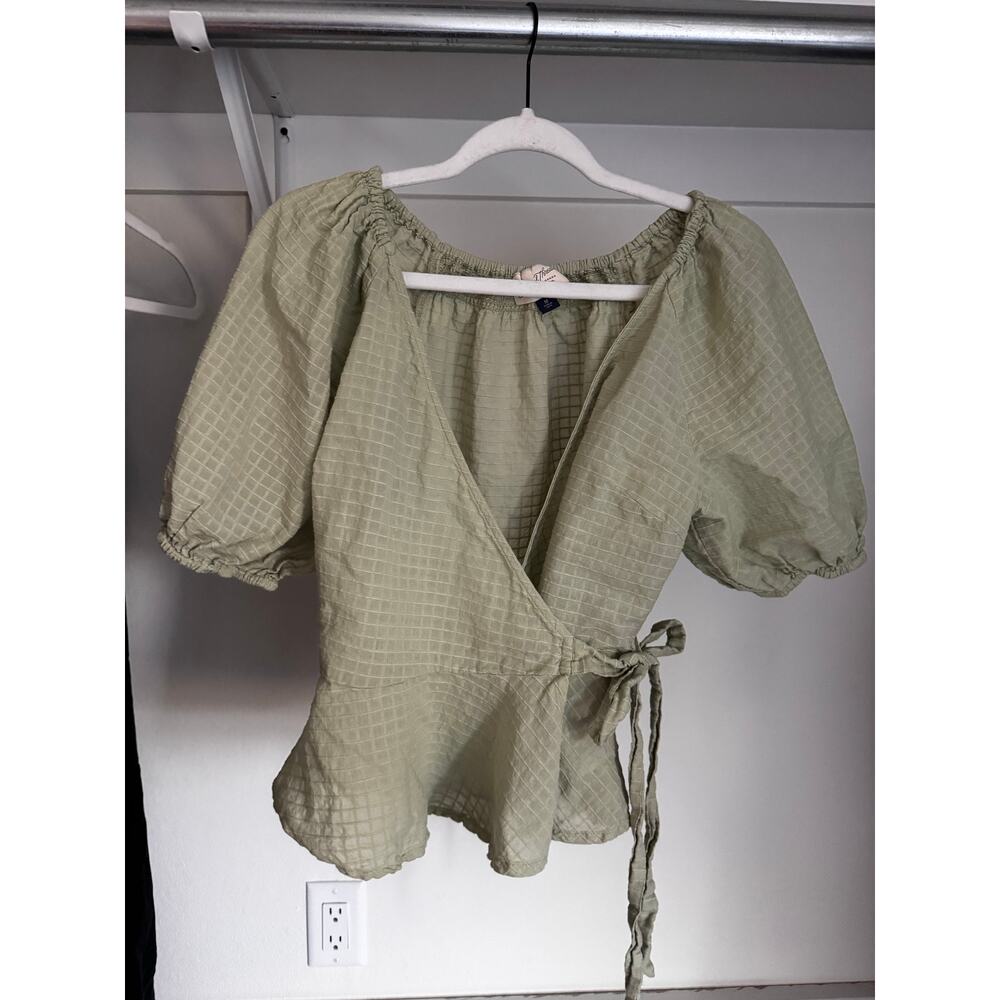 Universal Thread Crossover Tie Blouse Bubble Sleeve Sage Green Size Medium